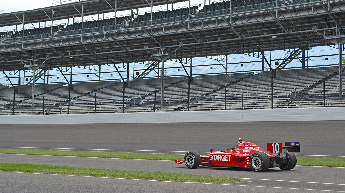 Dario Franchitti driving his 2010 Indycar.