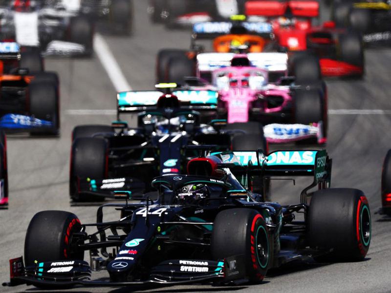 Formula 1 vehicles on track. Photo courtesy of Formula 1