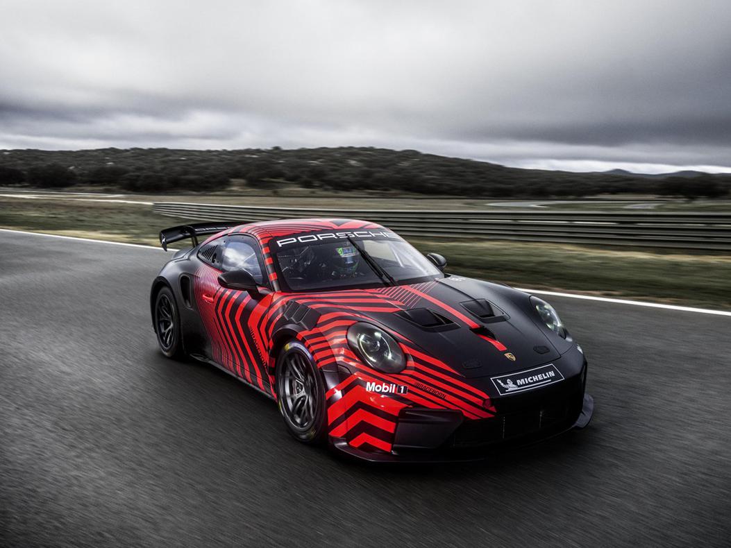 The new Porsche 911 GT4 R car.